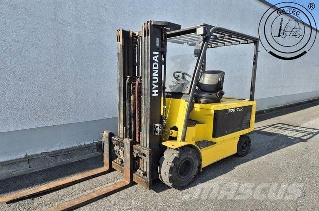 Hyundai 30B-7 Електрически вилични кари-повдигачи
