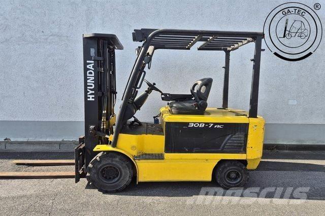 Hyundai 30B-7 Електрически вилични кари-повдигачи