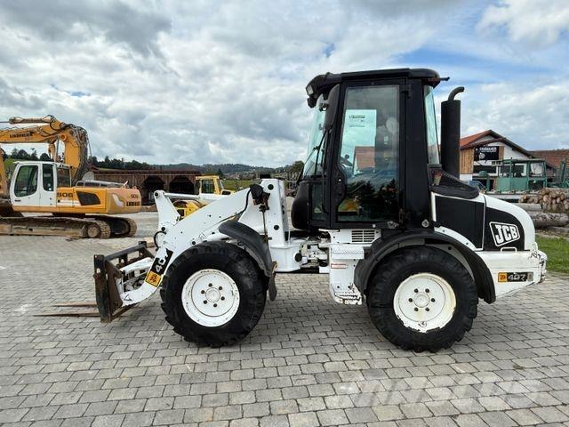 JCB 407 Колесни товарачи