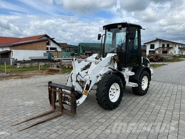 JCB 407 Колесни товарачи