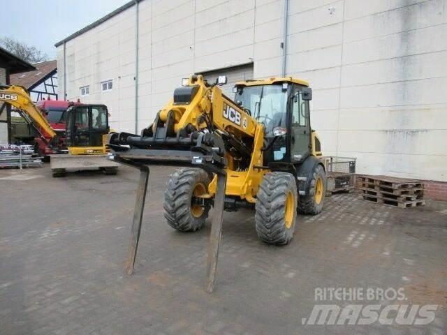 JCB TM220 Agri Челни товарачи и багери