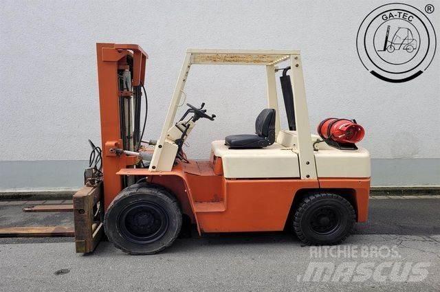 Nissan BF03A35U Камиони с АГУ