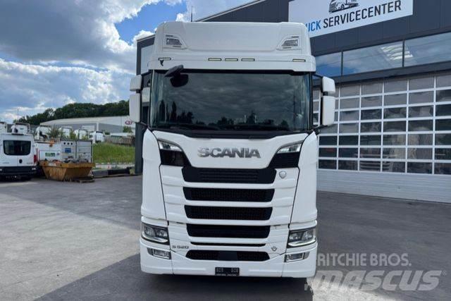 Scania S520 V8 4x2 Влекачи