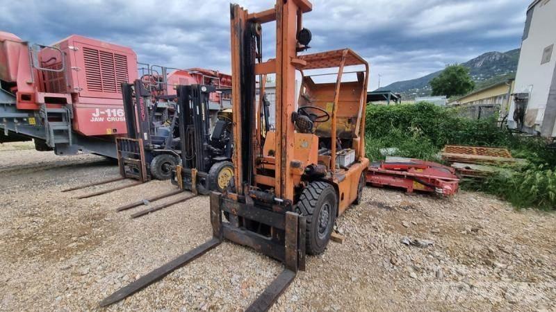 Komatsu FD25T Вилични кари-повдигачи - други
