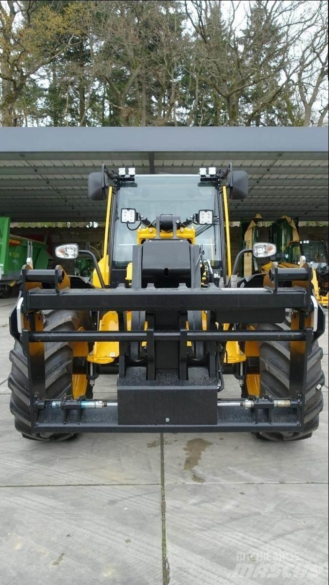 JCB TM 320 S Телескопични товарачи