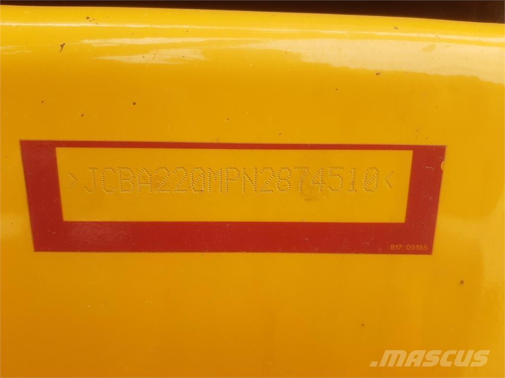 JCB  Верижен екскаватор