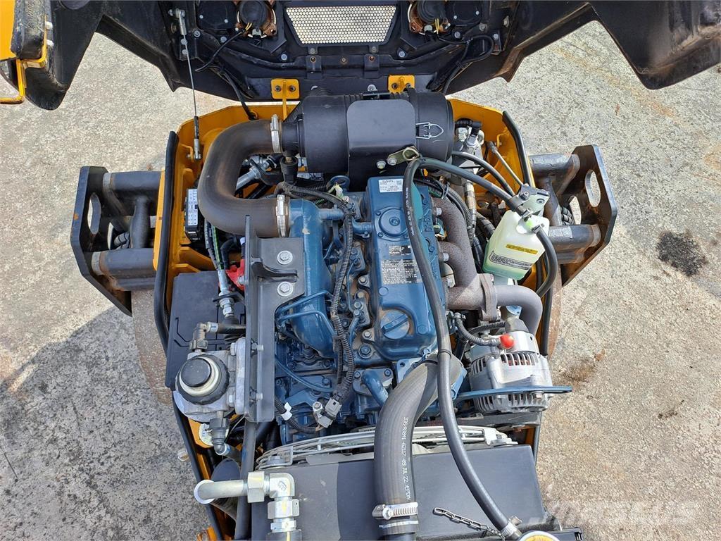 JCB  Други ролки
