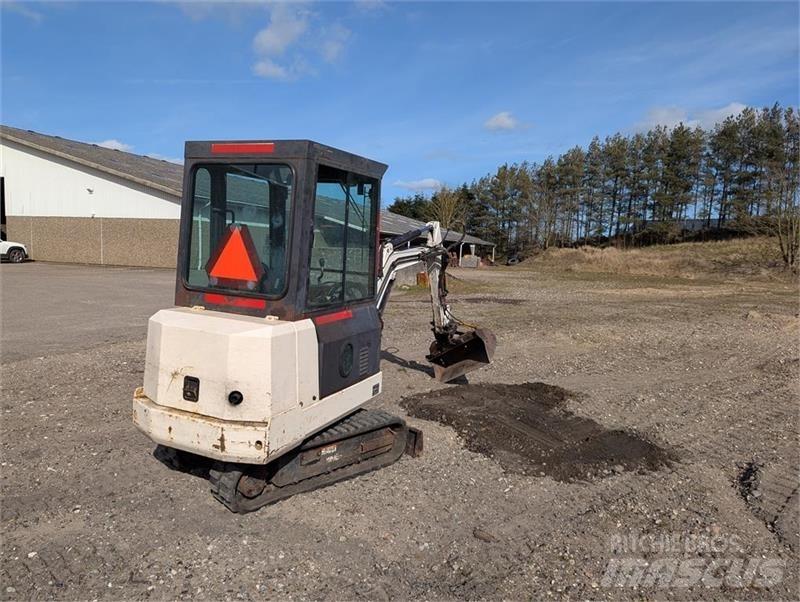 Bobcat X220 Мини екскаватори < 7 т