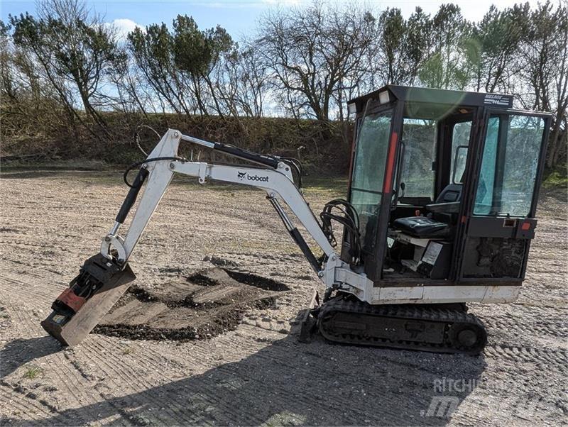Bobcat X220 Мини екскаватори < 7 т