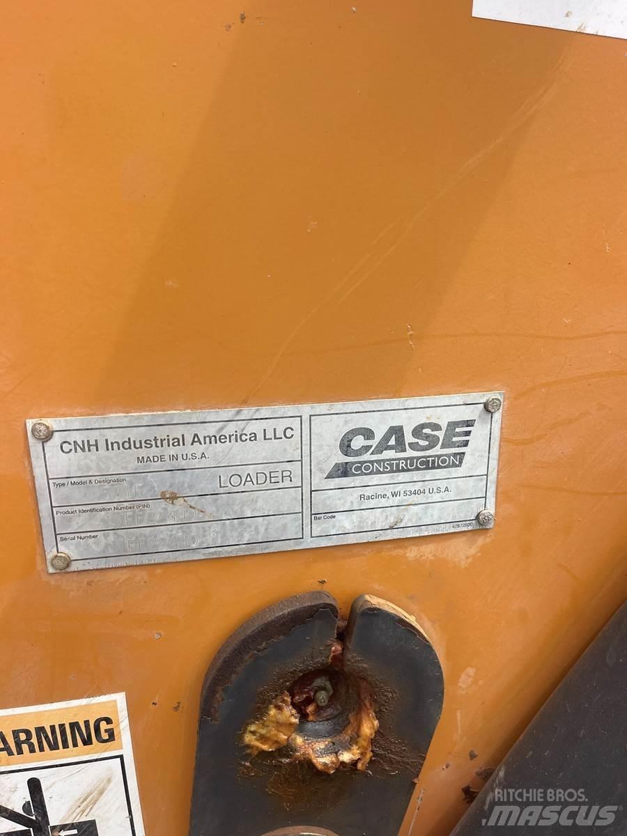 CASE 521F Колесни товарачи