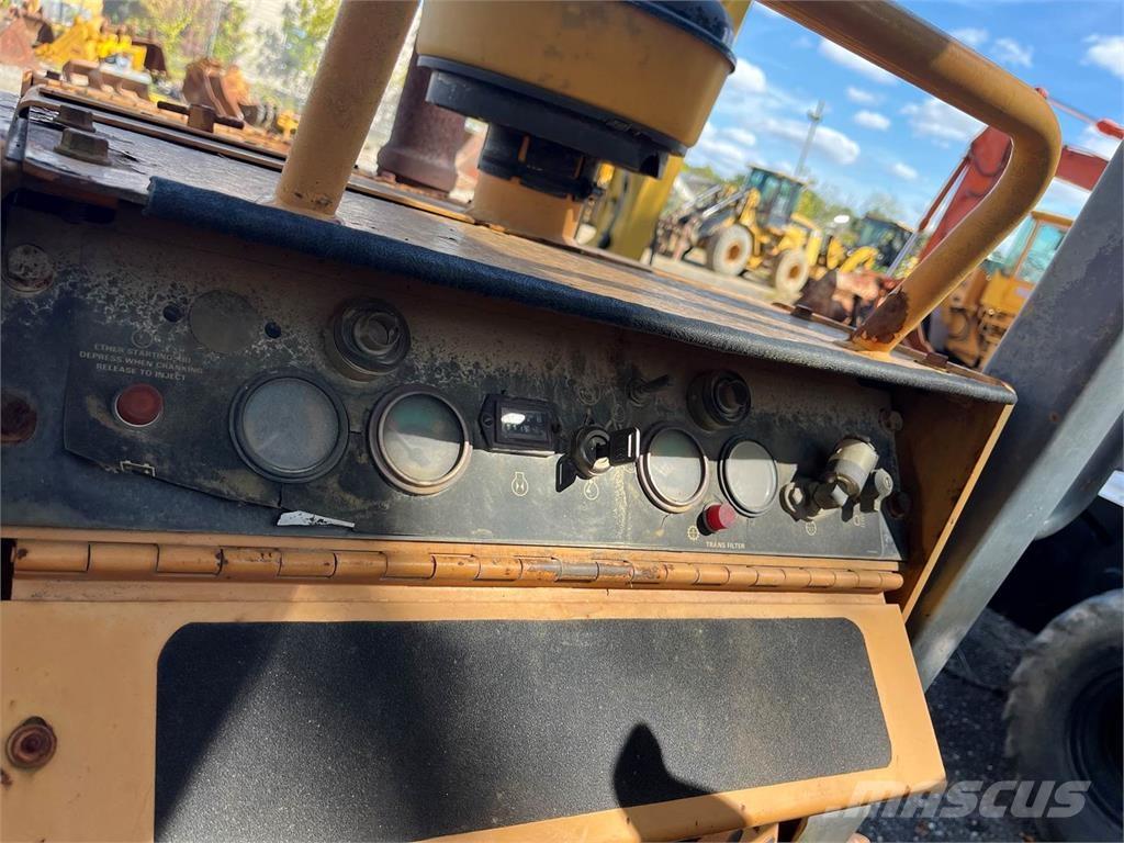 CASE 550G Верижни булдозери
