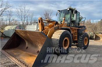 CASE 921E Колесни товарачи