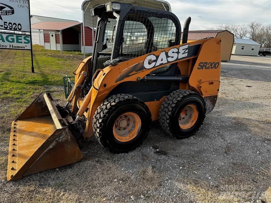 CASE SR250 Мини товарачи

