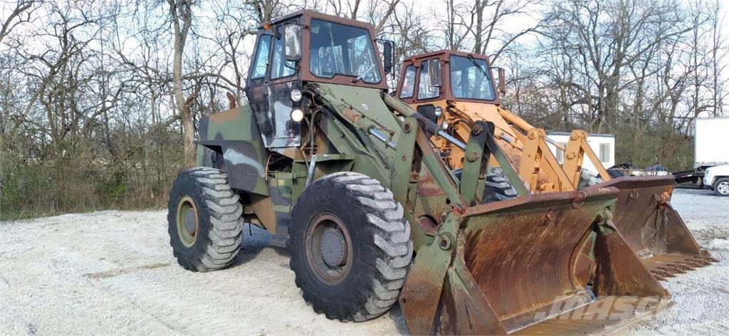 CASE W24 Колесни товарачи