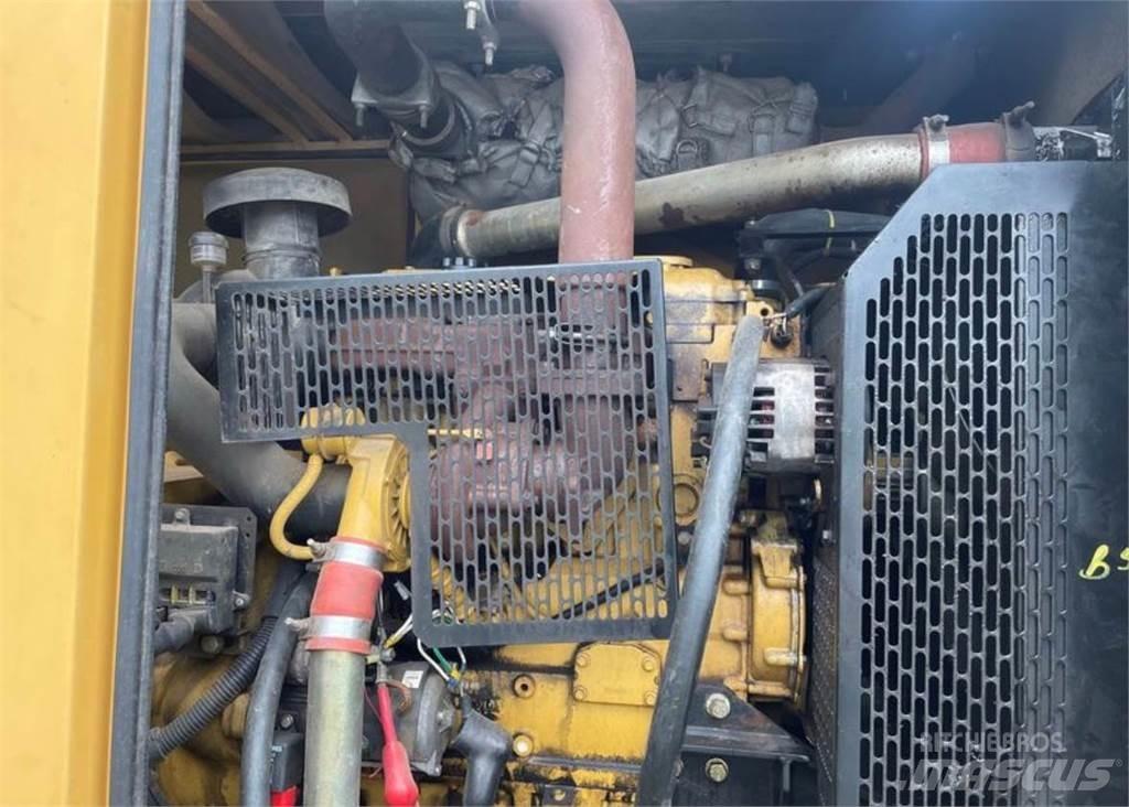 CAT 100 KW Дизелови генератори
