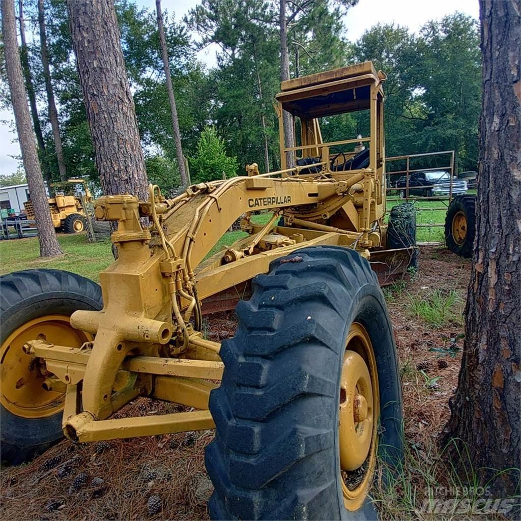 CAT 120 Грейдери