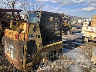 CAT 216B Мини товарачи
