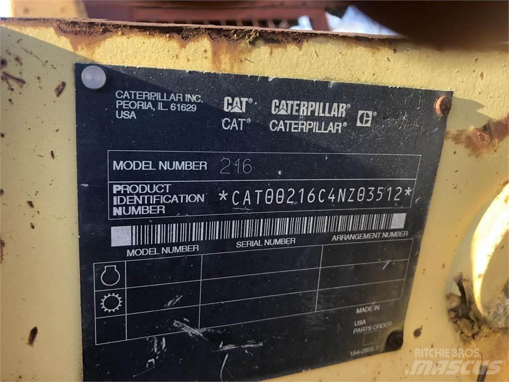 CAT 216B Мини товарачи
