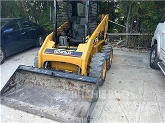 CAT 216B Мини товарачи
