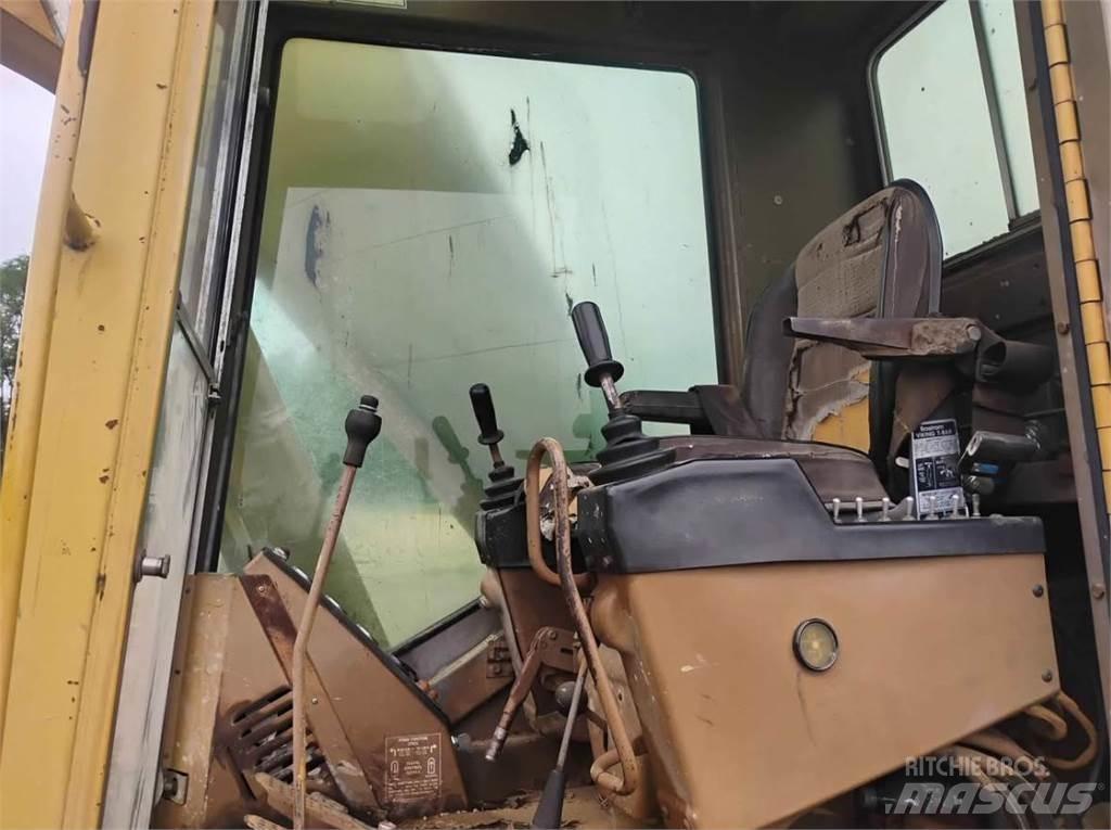 CAT 225 LC Верижен екскаватор