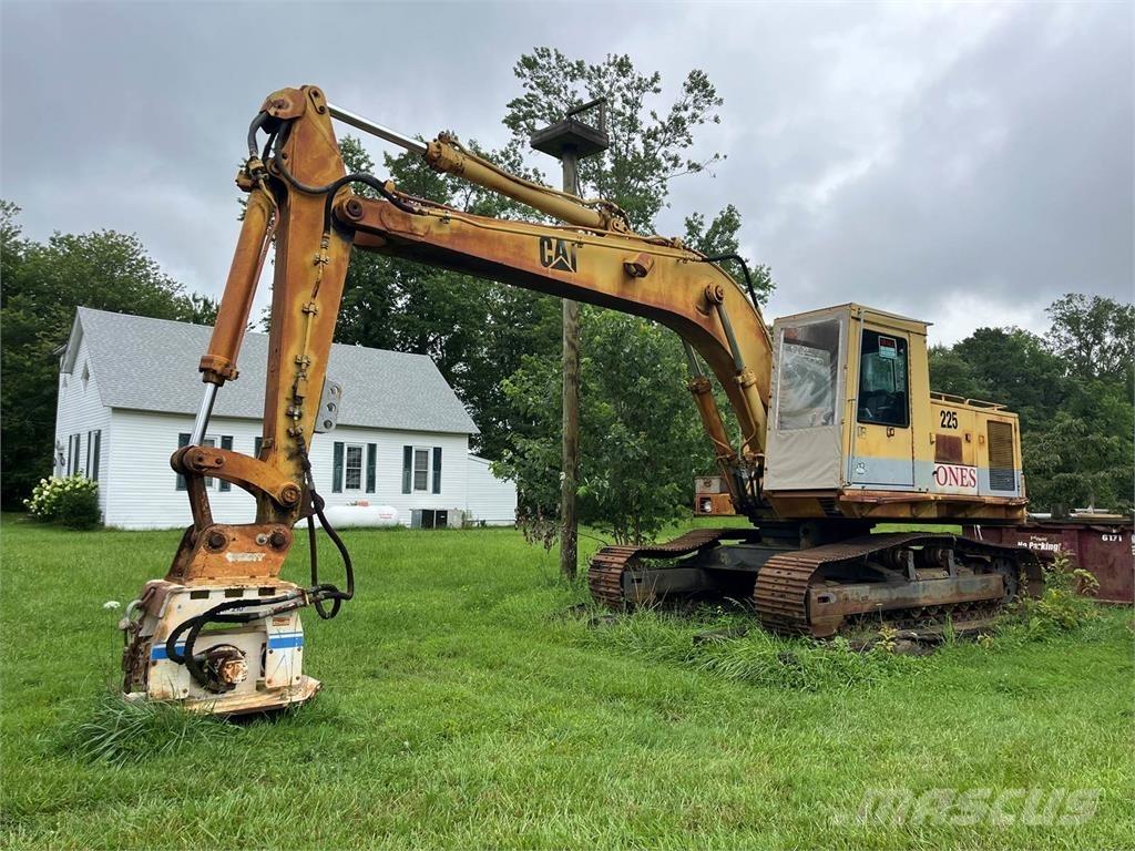 CAT 225 LC Верижен екскаватор