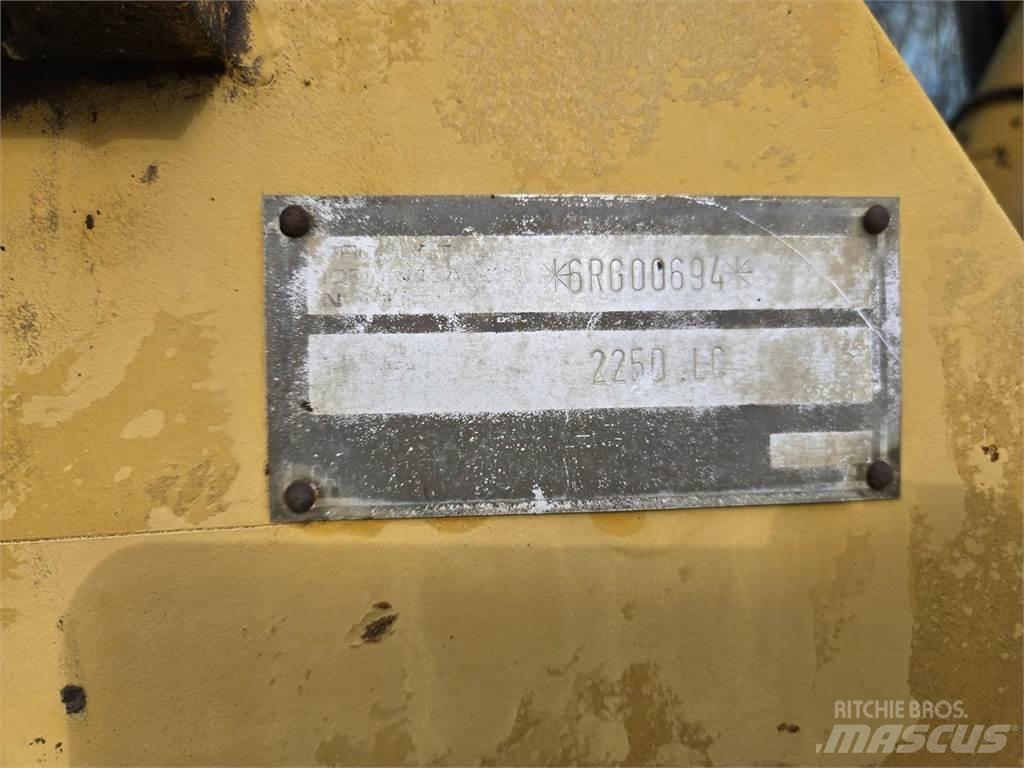 CAT 225D Верижен екскаватор