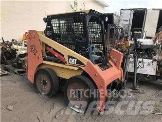 CAT 226B Мини товарачи

