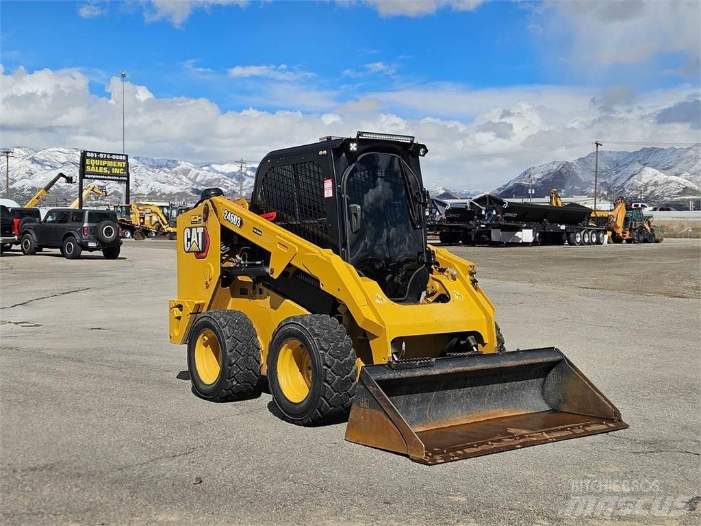 CAT 246D3 Мини товарачи
