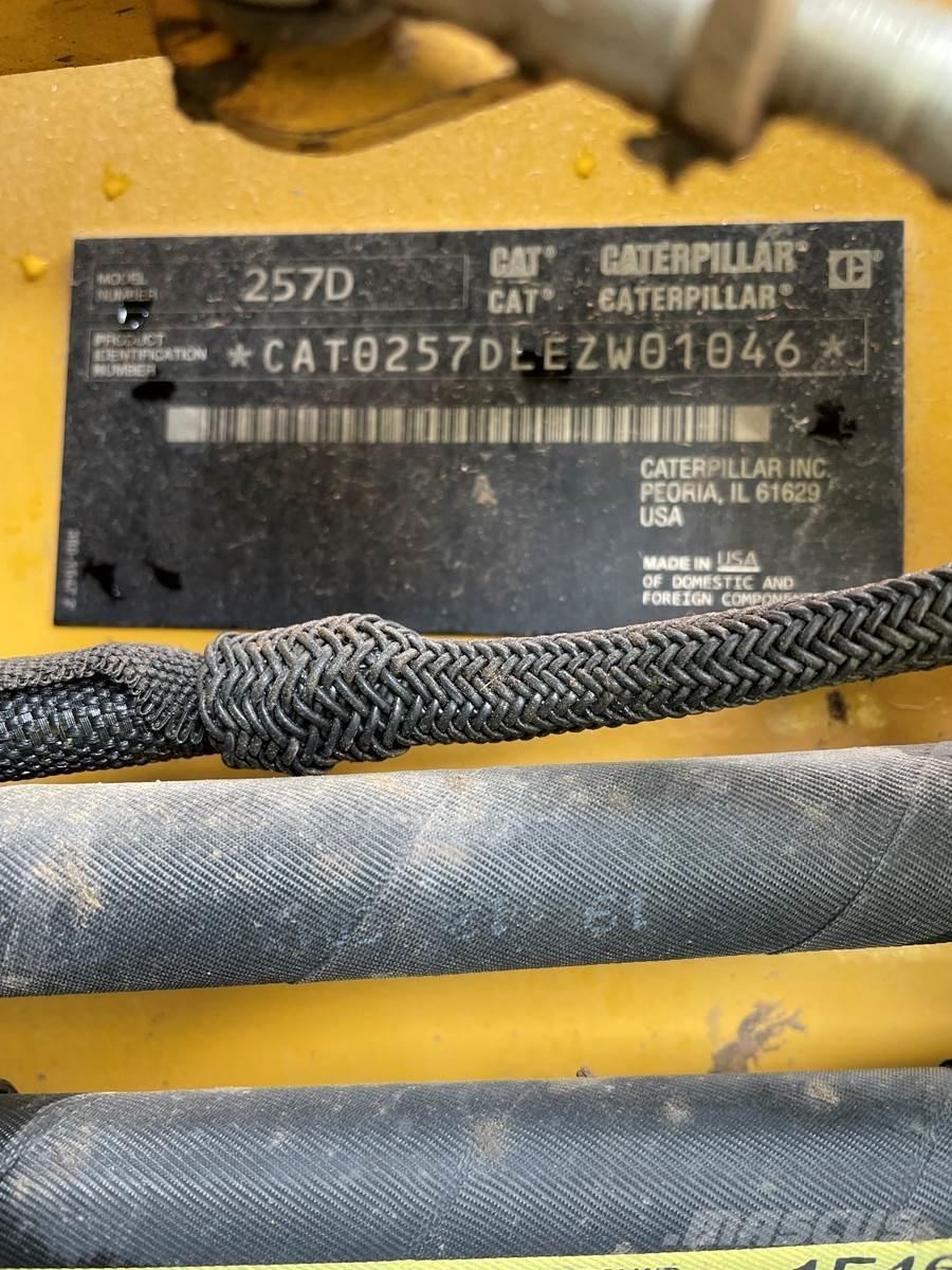 CAT 257D Мини товарачи
