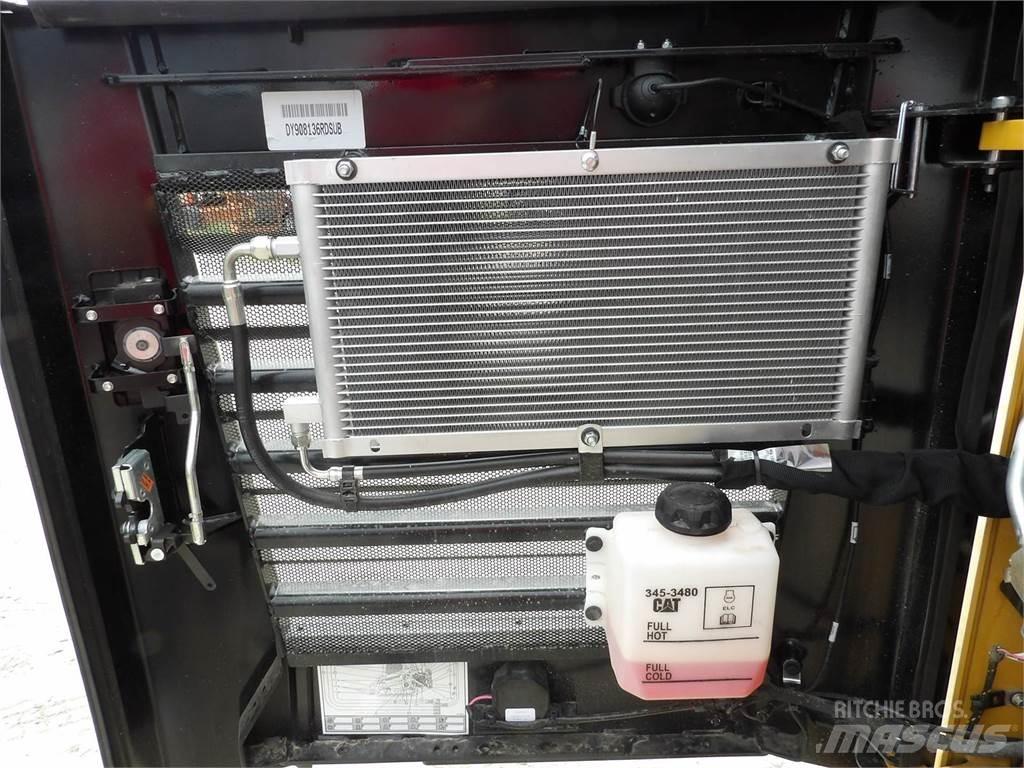 CAT 299D3 Мини товарачи
