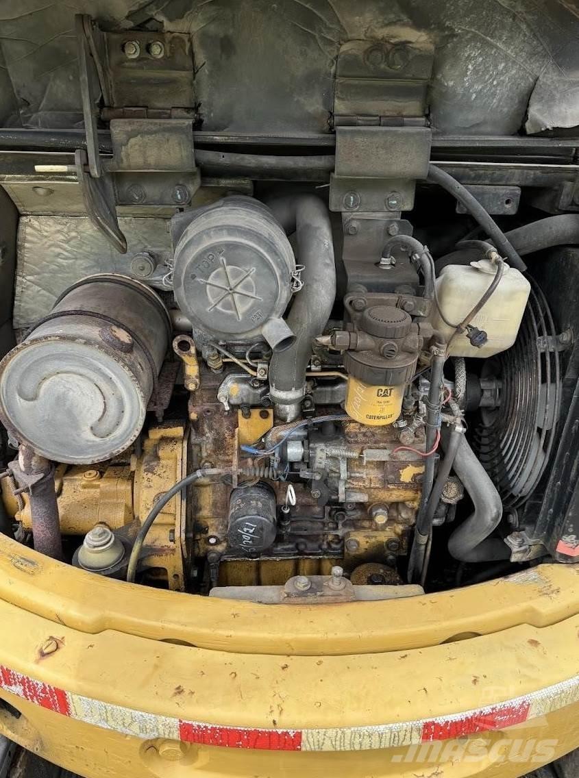 CAT 304CR Мини екскаватори < 7 т