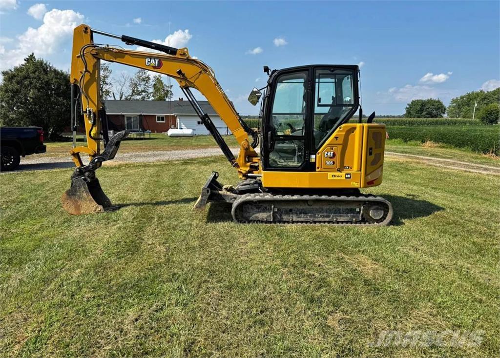 CAT 306 CR Верижен екскаватор