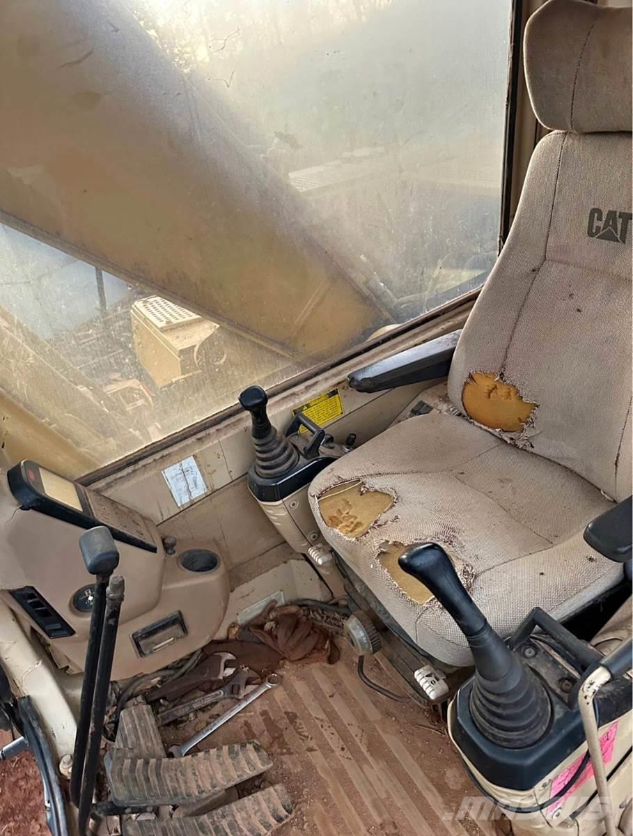 CAT 320BL Верижен екскаватор