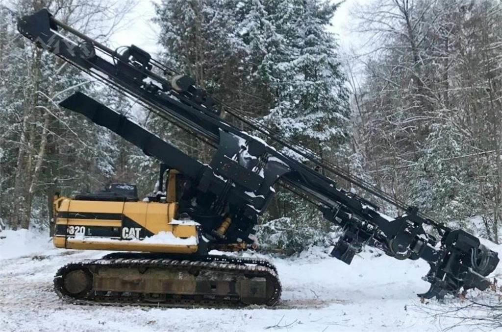 CAT 320L Машини за кастрене на дървета