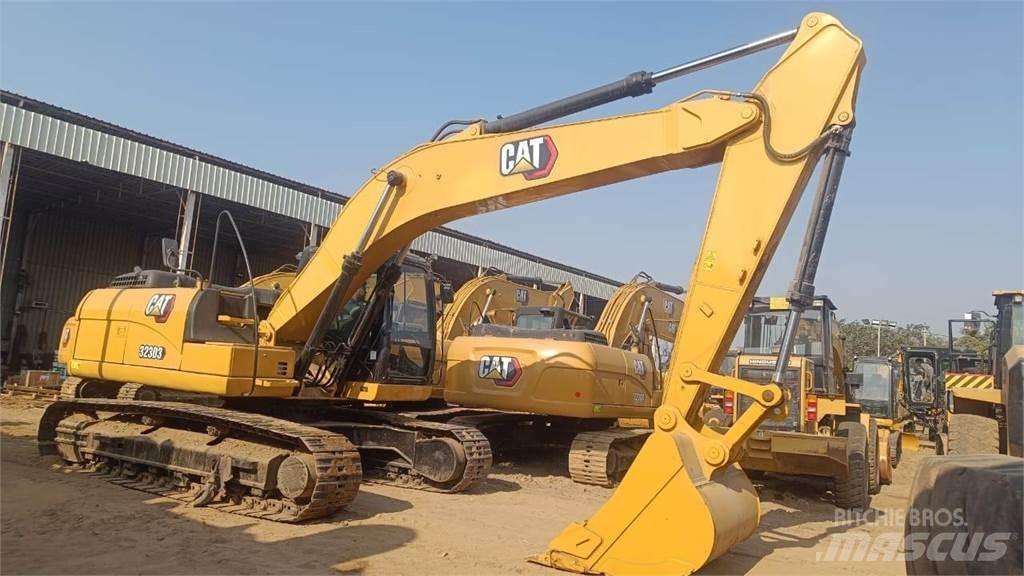 CAT 323D3 Верижен екскаватор