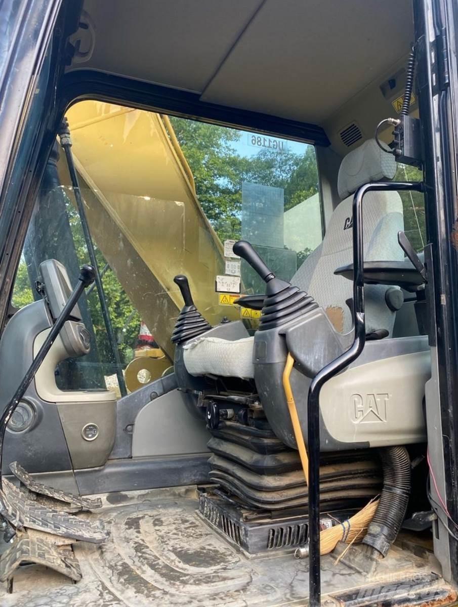 CAT 324DL Екскаватори с дълго рамо