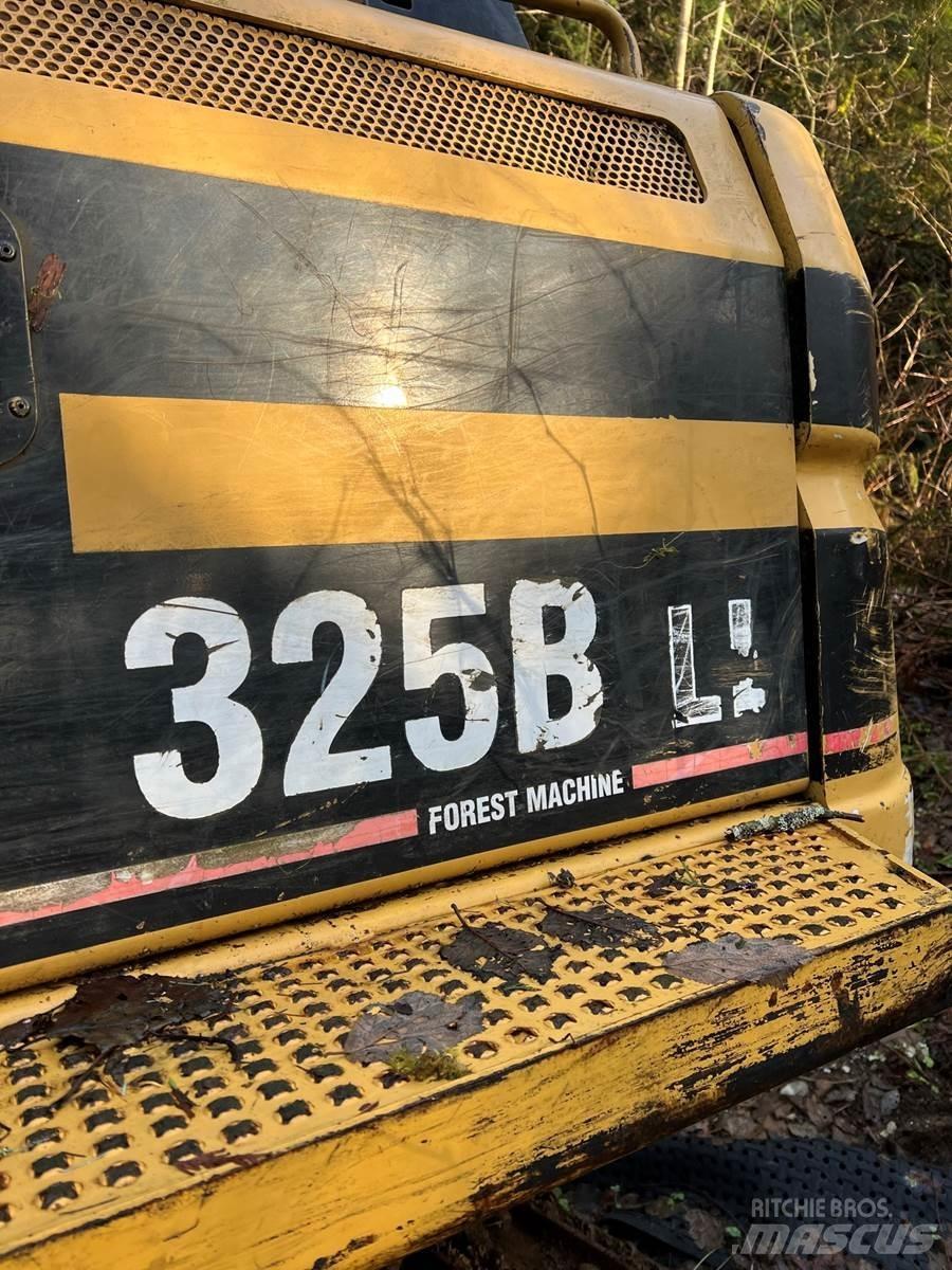 CAT 325BL Товарачи с наклонена стрела
