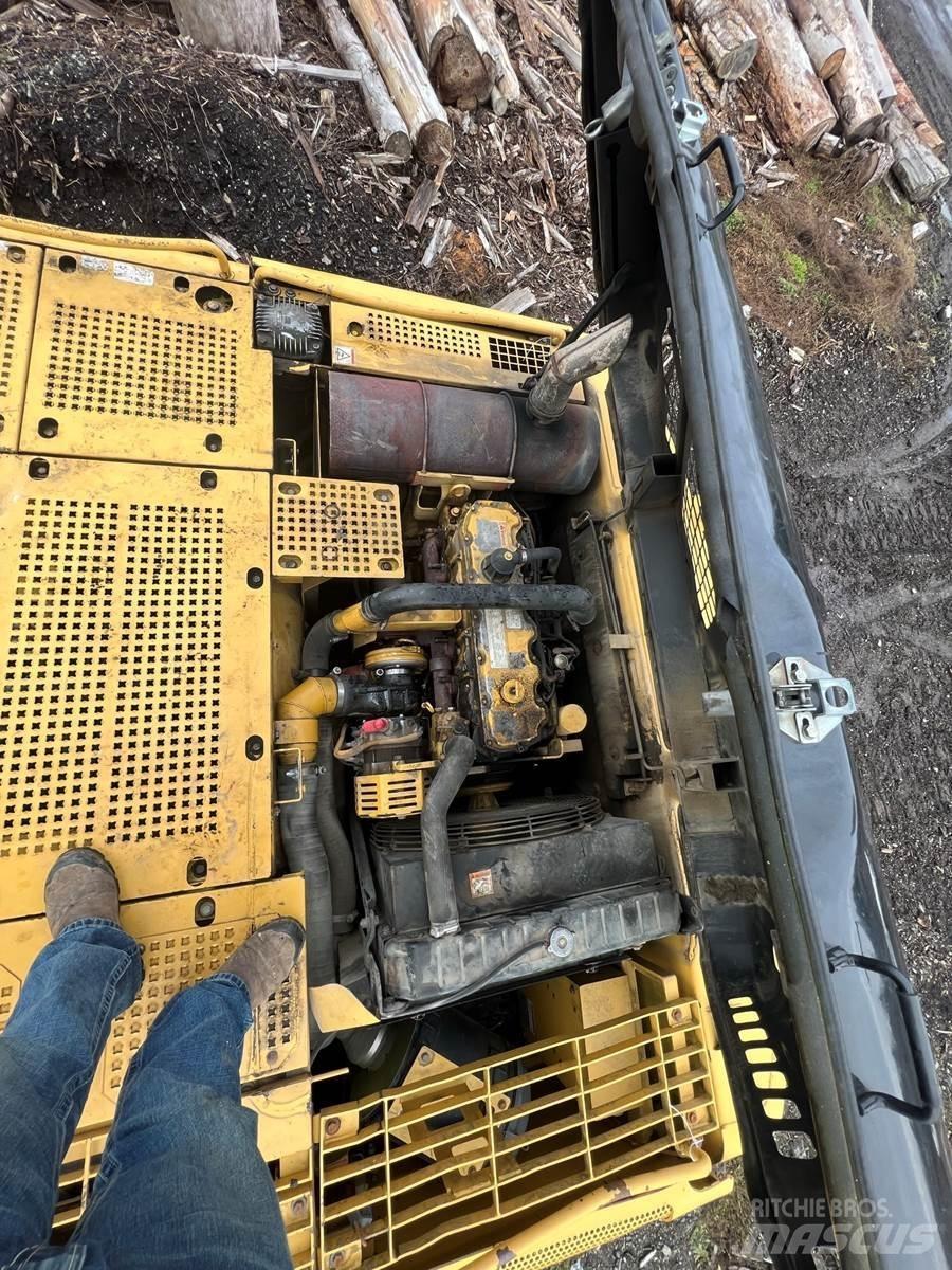 CAT 325C Товарачи с наклонена стрела
