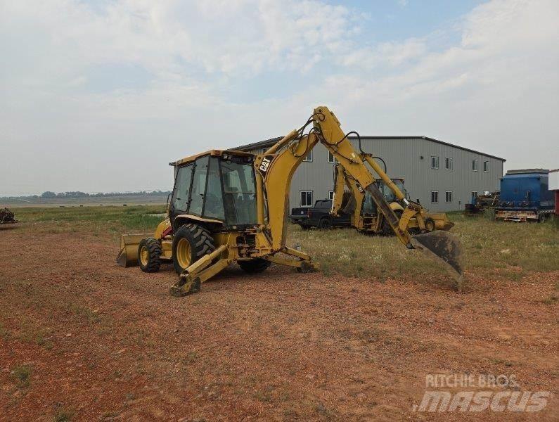 CAT 420D Товарач със заден ексватор