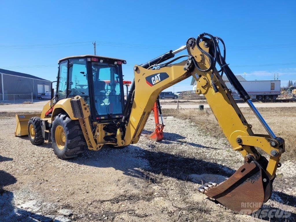 CAT 420F2 Товарач със заден ексватор