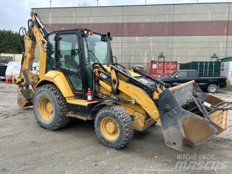 CAT 430F2 Товарач със заден ексватор