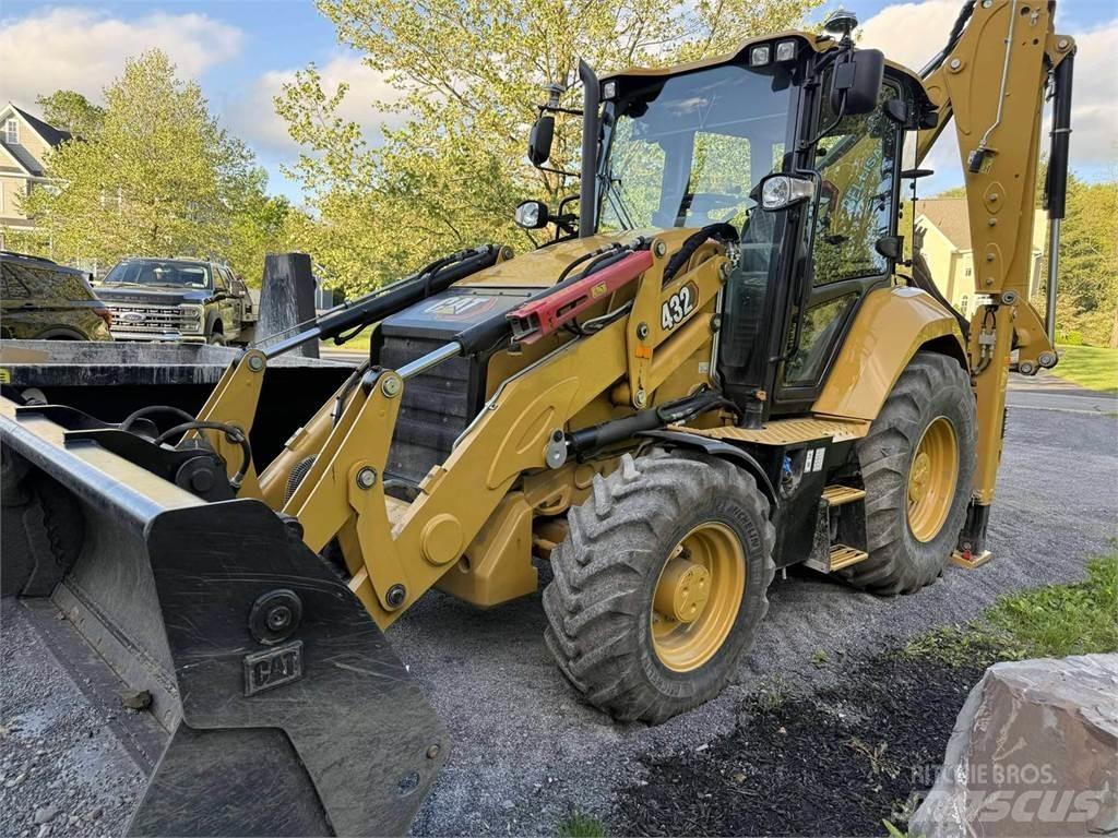 CAT 432 Товарач със заден ексватор