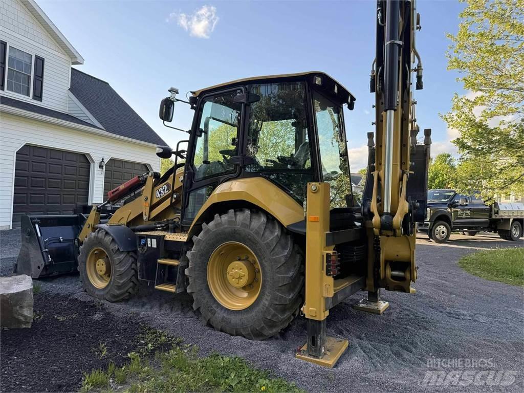 CAT 432 Товарач със заден ексватор