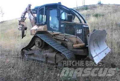 CAT 517 Скидери
