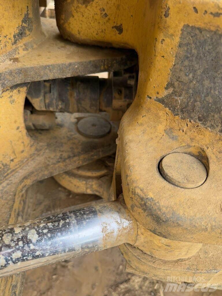 CAT 518 Скидери
