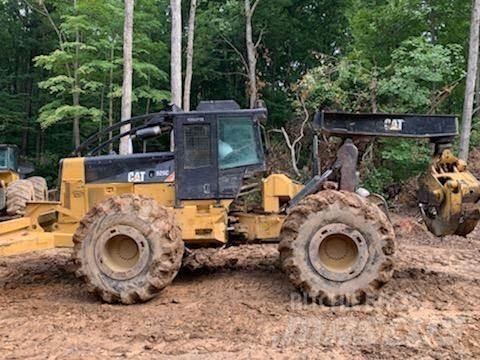 CAT 525C Скидери
