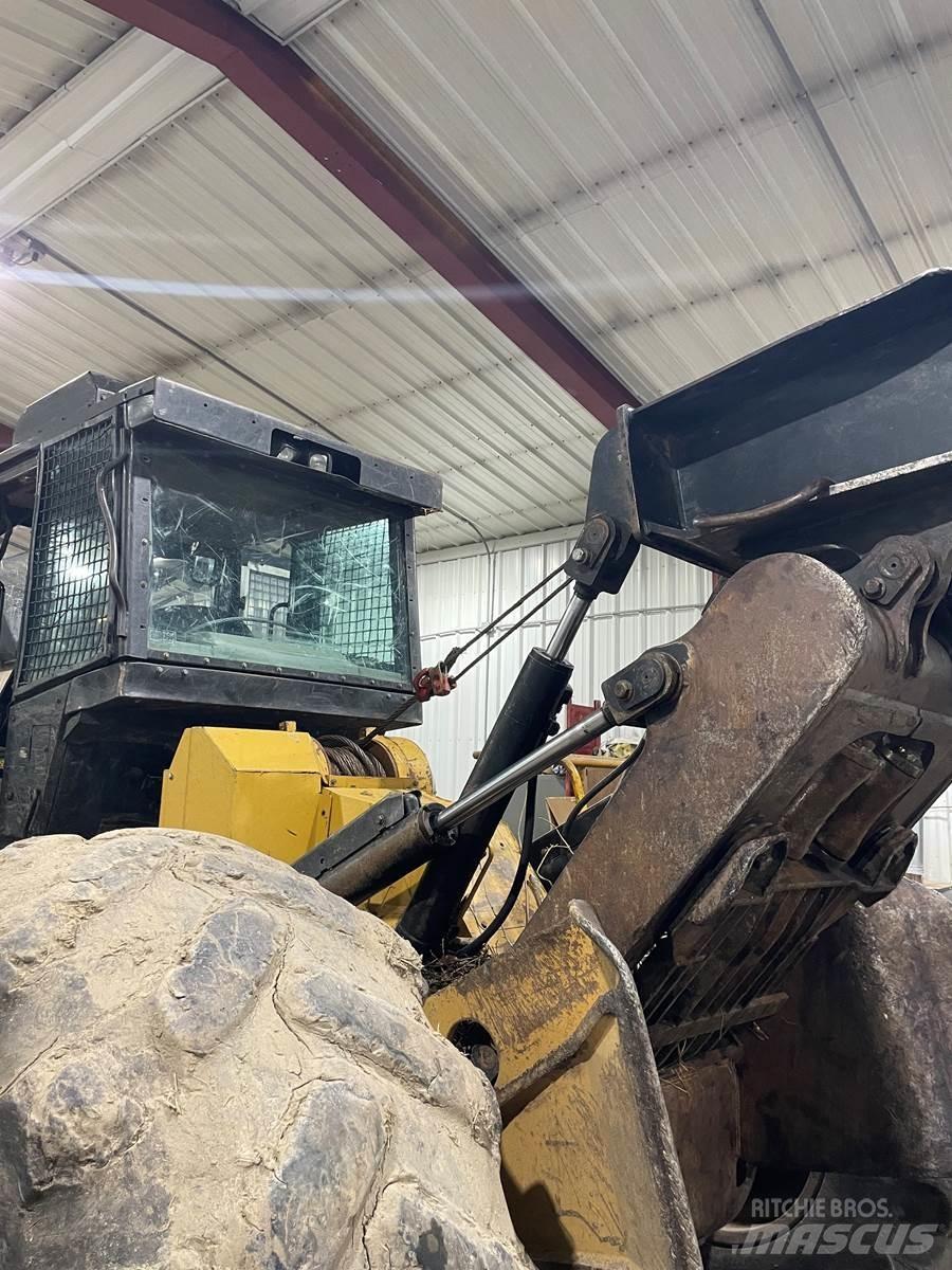 CAT 525C Скидери
