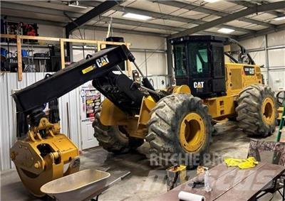 CAT 535D Скидери
