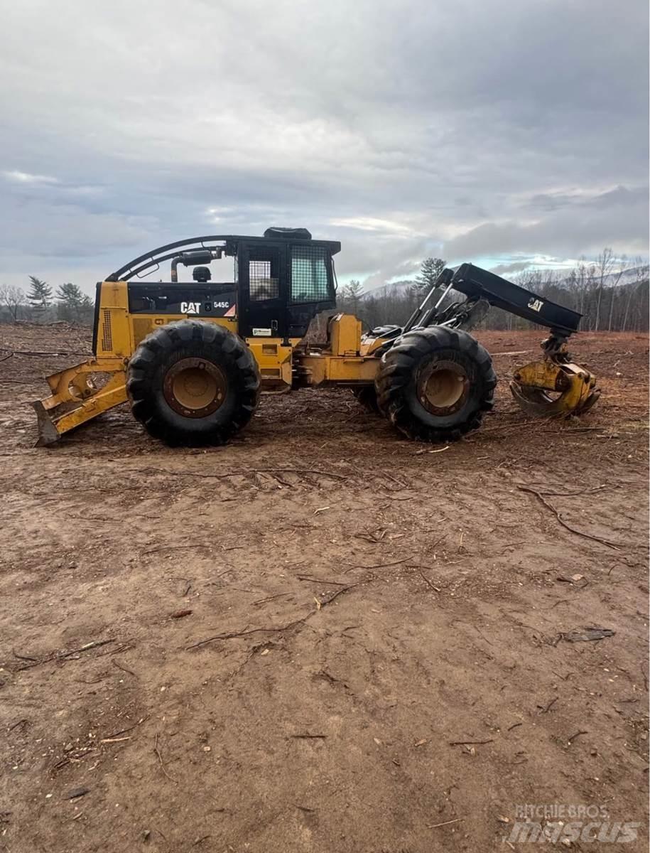 CAT 545C Колесни товарачи