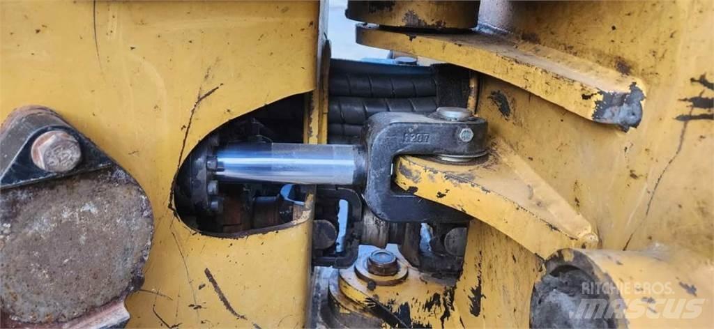 CAT 553C Секачи
